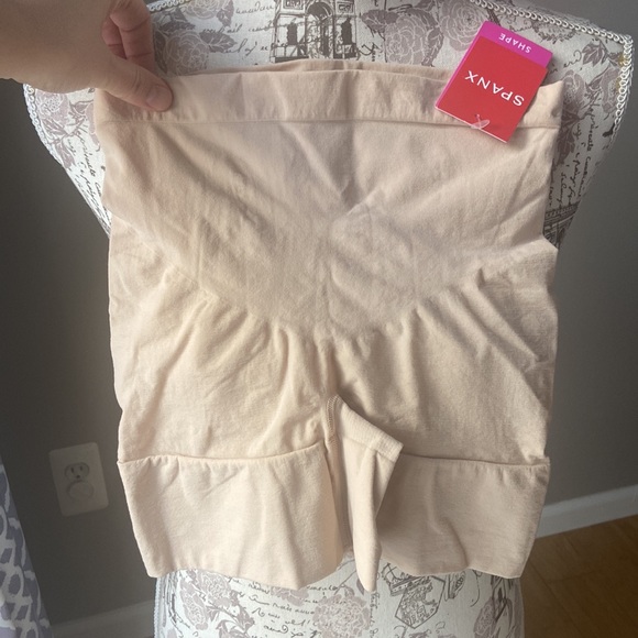 Pair of (2) Spanx Everyday Seamless Shaping Shorty Underwear NWT Soft Nude - Picture 6 of 7